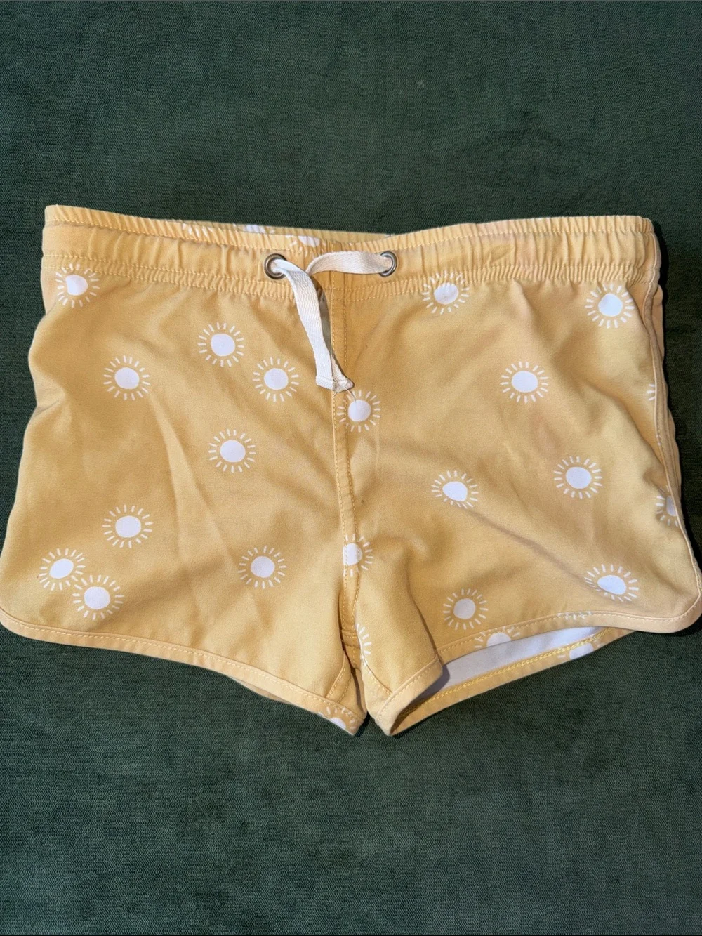 Rylee + Cru Yellow Shorts with White Sun Print size 2-3T